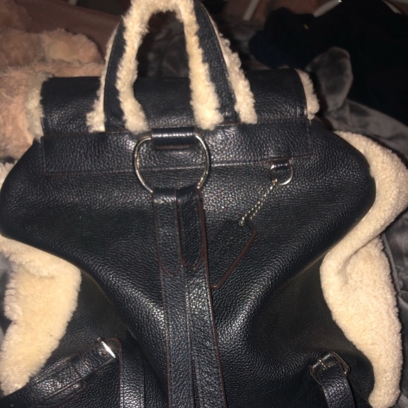 Shearling coach ( drawstring/mini backpack ) - Picture 7 of 8